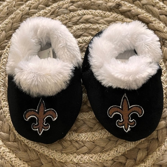 Forever Collectibles Other - Forever collectibles New Orleans Saints Baby Bootie Slipper 6-9 months sz. large
